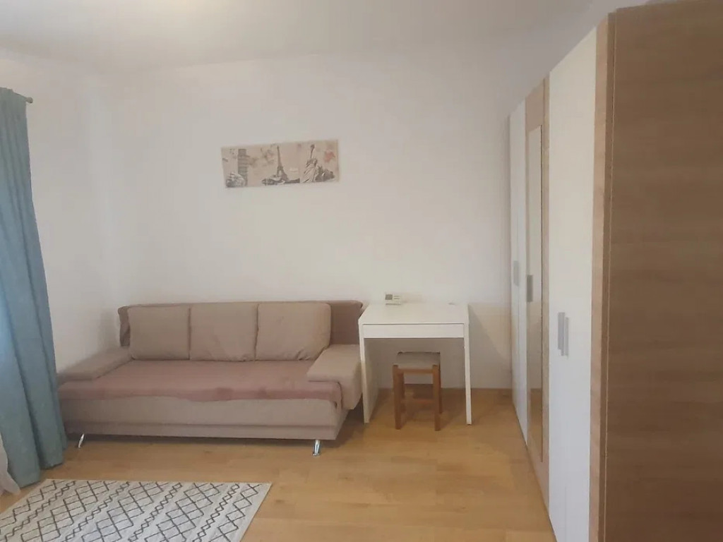 Garsoniera / zona 1 Decembrie / Centrala Proprie / AC / Prox