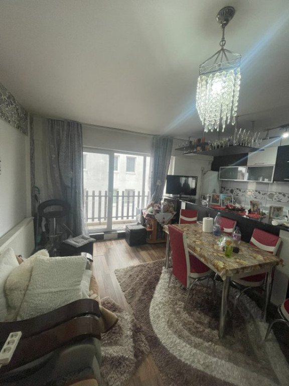 Apartament cu 2 camere, 50 mp, etaj 2, zona Republicii