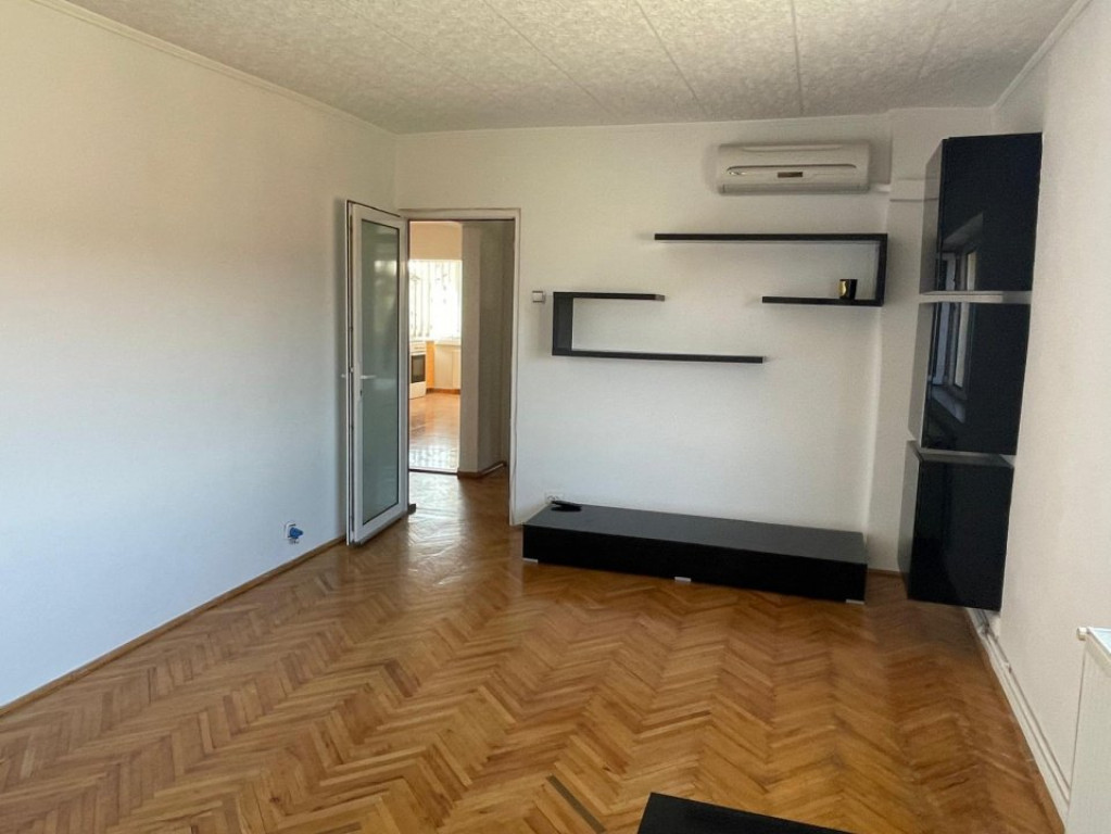 Apartament de 2 camere decomandat, 54 mp, etaj 4, zona Cated