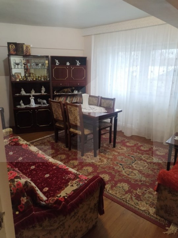 Apartament cu 4 camere, 79 mp utili + 2 balcoane de 7 mp, zo