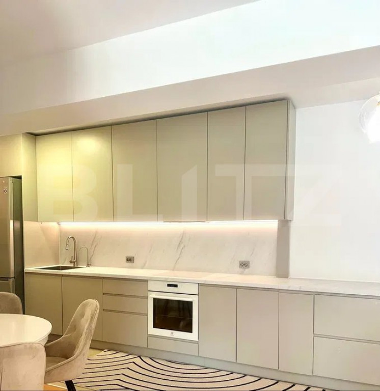 Apartament de vanzare, cu 3 camere, 71 mp, zona Pitoreasca A