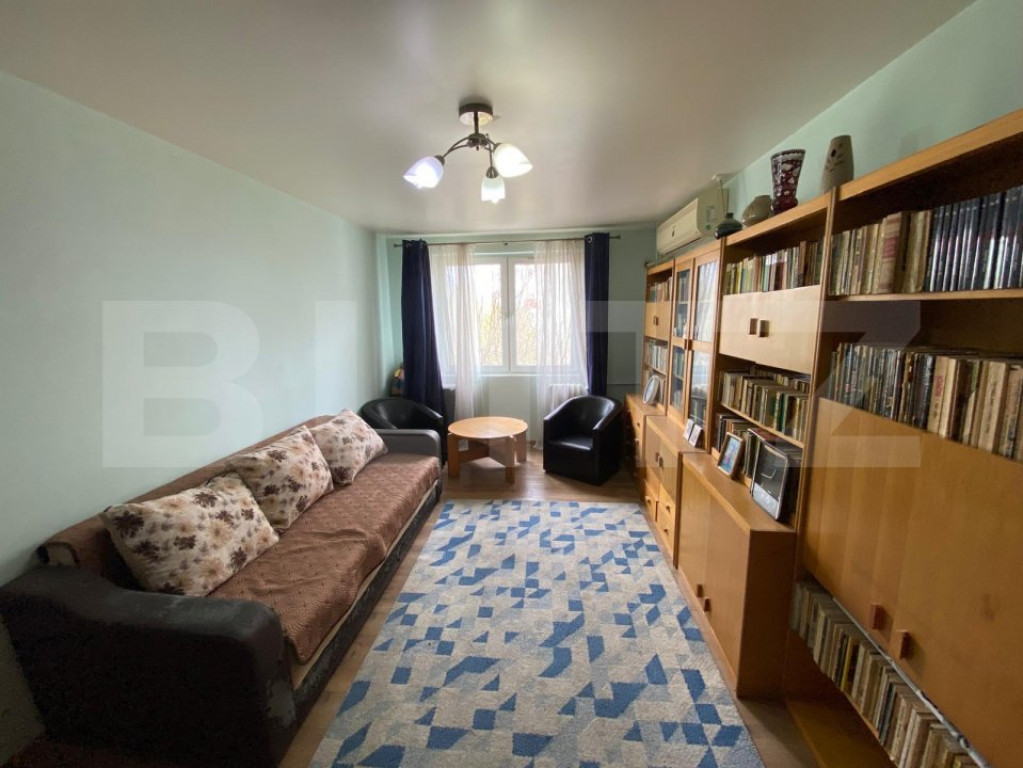 Apartament cu 3 camere, 2 băi, balcon, zona Luica – Berce