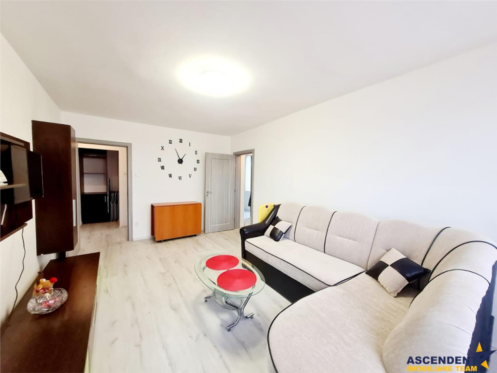 Cu vedere panoramica, decomandat si renovat, cartier.linist