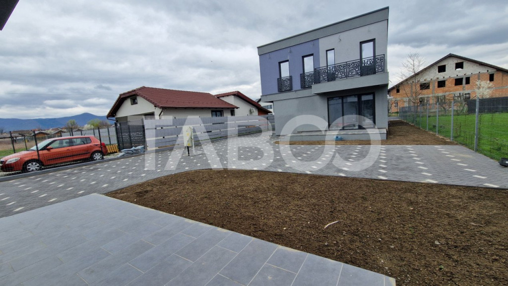 Casa de vanzare cu 4 camere si curte in Cristian Sibiu