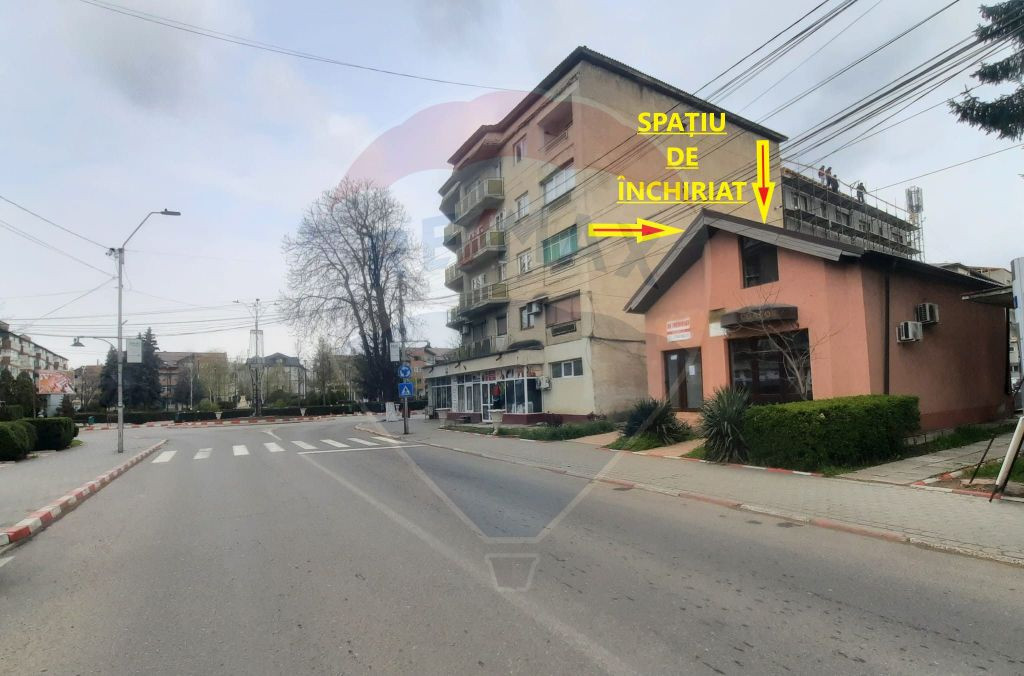 Spațiu comercial de închiriat ( centru Odobesti )