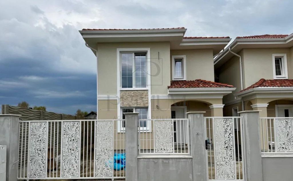 Duplex individual superb - 5 camere - zona excelenta - canal