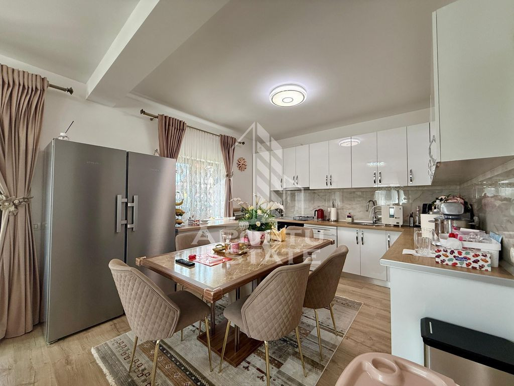 Duplex cu 4 camere, 2 locuri de parcare, zid dublu, in Sa...