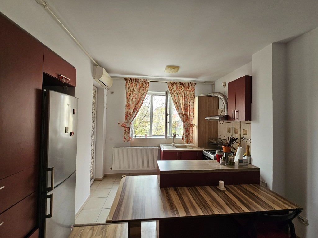 Apartament 2 camere, loc de parcare, metrou Berceni