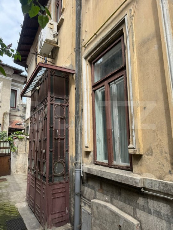 Casa cu 3 camere, 70 mp, zona ultracentrala