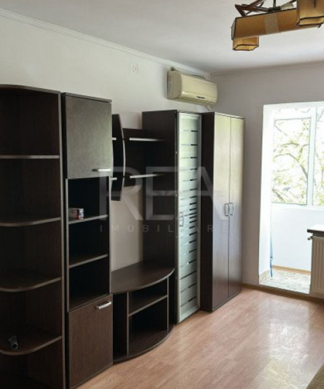 Garsonieră - Decomandată - Zona Dristor