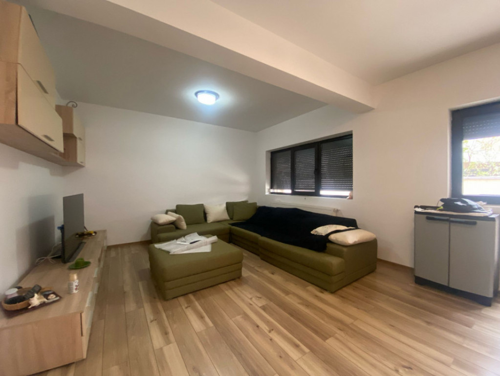 Vila de Vanzare / 110 mp / 4 Camere / Centrala Proprie / Mo