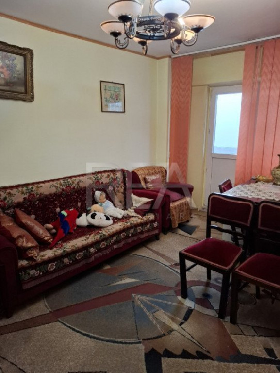 3 camere decomandat 4/10, Drumul Taberei, Aleea Dealul Macin