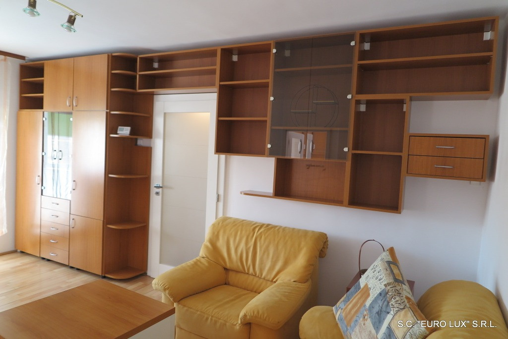 Apartament 4 camere amenajat Micalaca Zona 300