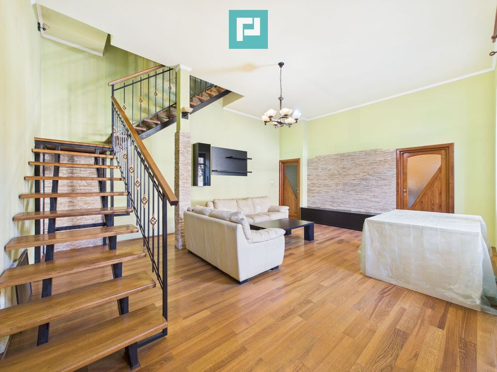 Apartament pe 3 niveluri - ultracentral, Arad