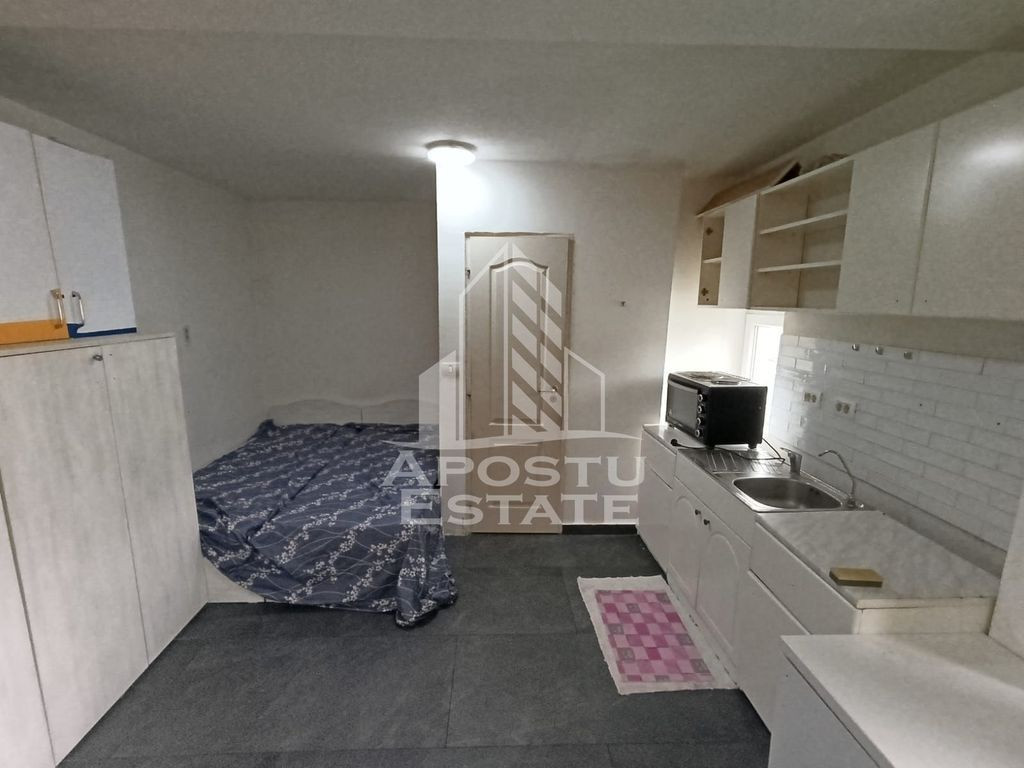 Garsoniera, Complex Studentesc, Mobilat