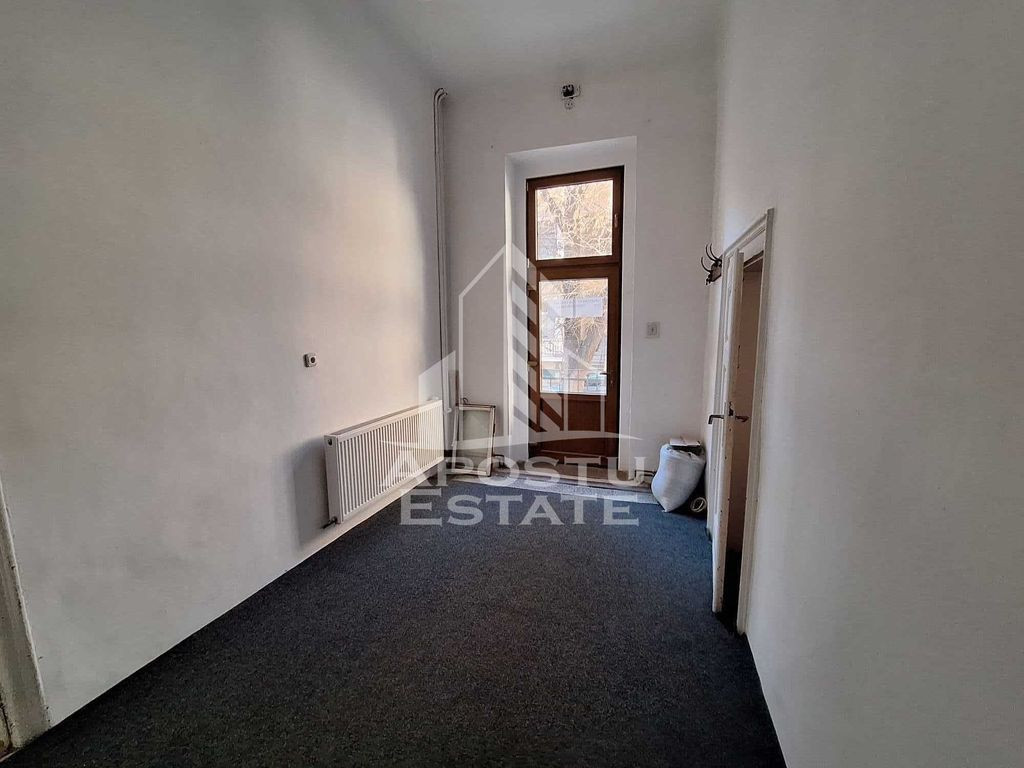 Apartament, 2 camere, micut si cochet, 40 mp utili,Ultrac...