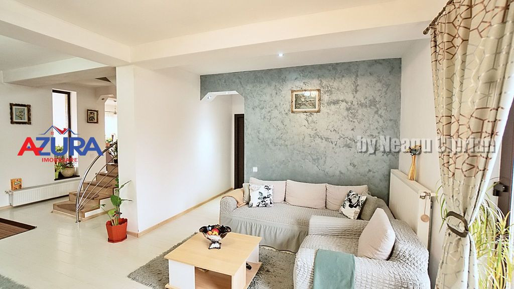 AZURA Imobiliare - 2 Case, 1 Camin - Smeura 250 m din DN ...