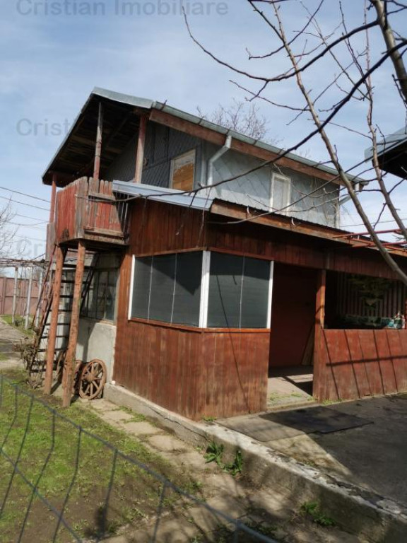 Casa Lacu Sarat, 2 camere, caramida, St-530 mp