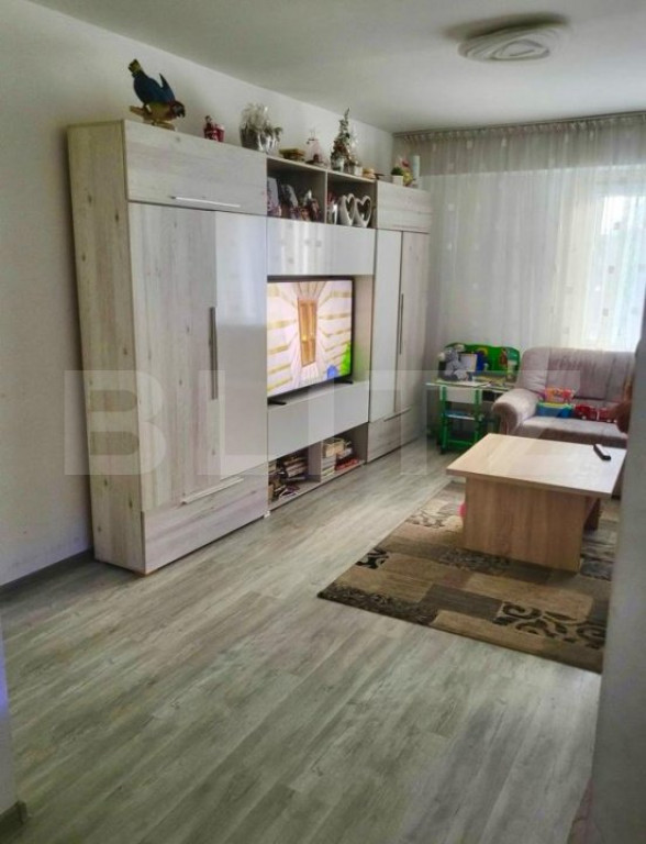 Apartament de vanzare cu 3 camere, 74 mp, zona Tudor.
