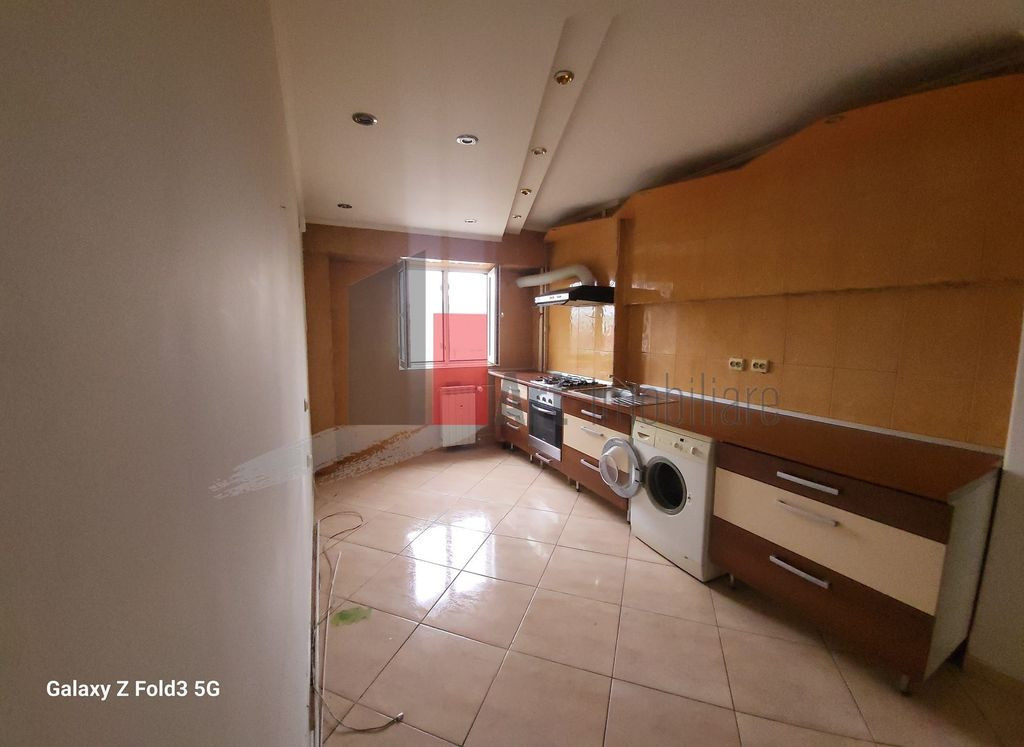 Apartament 3 camere decomandat