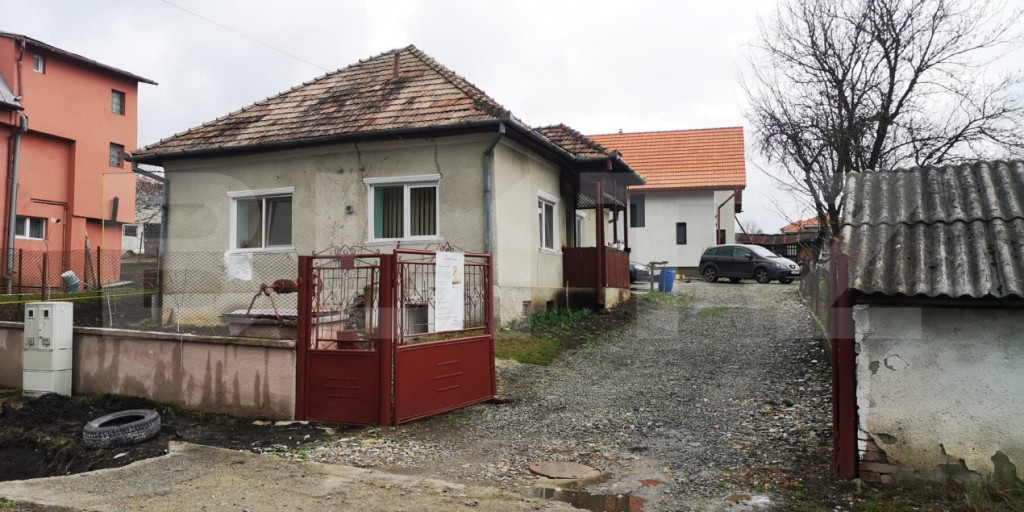 Casa individuala de vanzare, 3 camere, 100 mp, in zona linis
