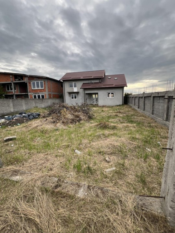 Casa P+M, 160 mp utili, teren 420 mp, zona Pielesti