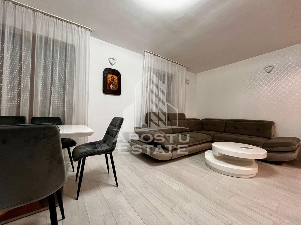 Casa individuala cu 6 camere de lux, cu sauna si jacuzzi,...
