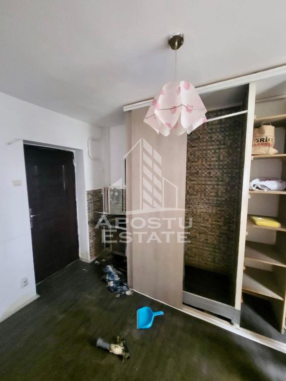 Garsoniera etaj 1 in zona Medicinei