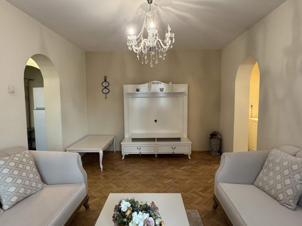 3 cam.etaj 1,renovat,mobilat,utilat modern,ultracentral - str. Pacii