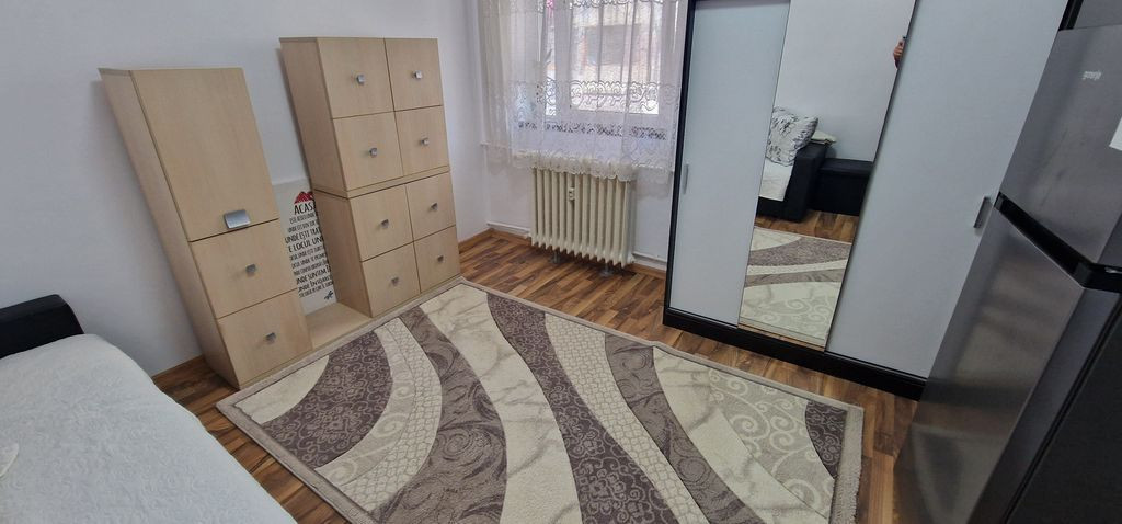 Garsoniera zona C.E.T. etaj 1,mobilata si utilata,renovata