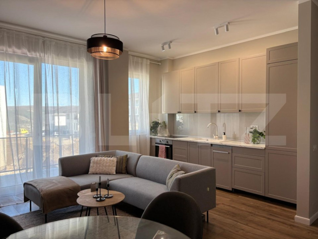 Apartament LUX la prima inchiriere, parcare 2 bai, zona Razo