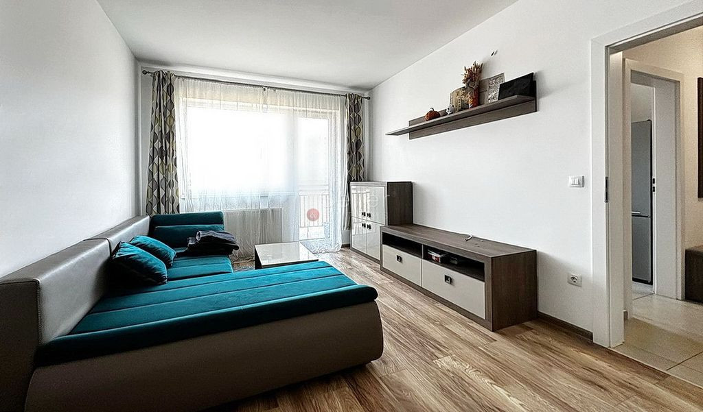 Curte proprie cu acces direct din apartament
