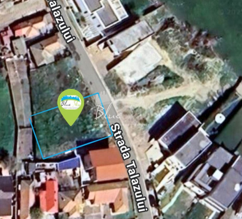 Teren cu autorizație de construcție și vedere la lac –