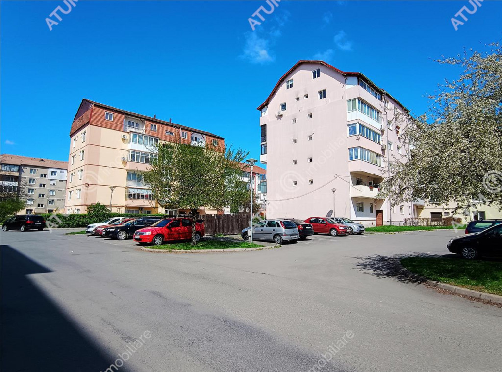 Apartament cu 3 camere 2 bai si pivnita in Sibiu zona Terezi