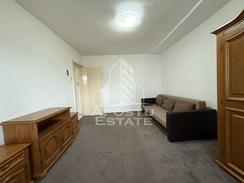 Apartament cu o camera, etaj 1, centrala proprie, Complex...