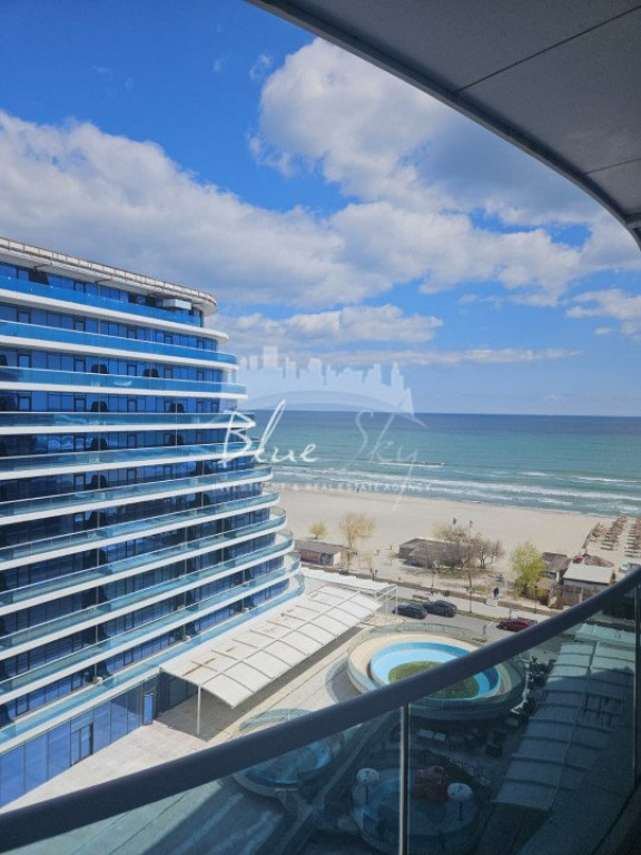 Studio modern cu vedere la mare în Mamaia Nord – Bloc Whi