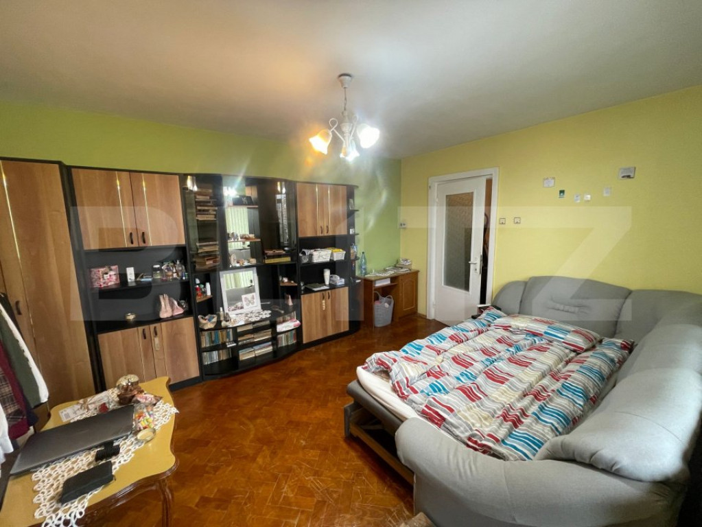 Apartament de vanzarre cu 3 camere, 63 mp, decomandat, zona