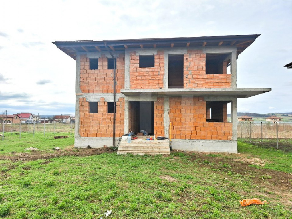 Proiect in executie ! Casa 120 mp utili, teren 408 mp, Jucu