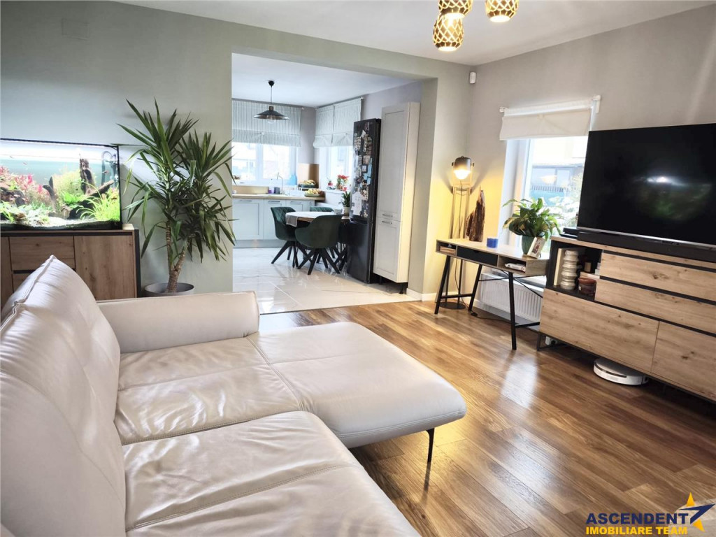 Distincta casa, pe 500mp teren, facilitati apreciabile, Sanp