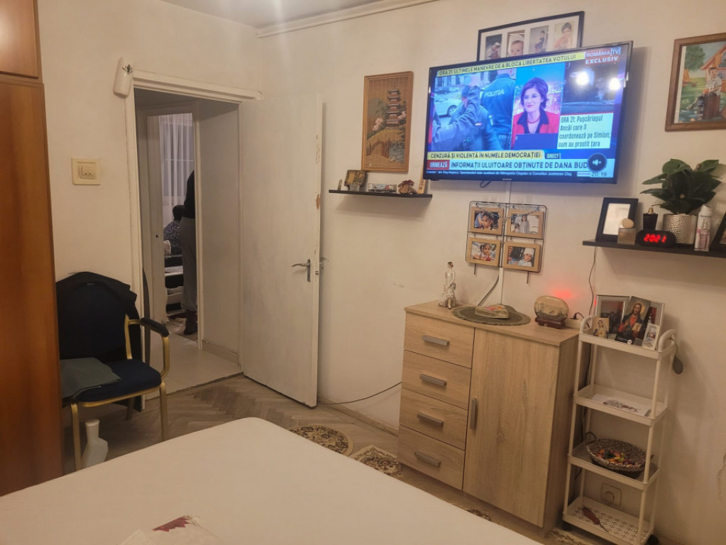 Ocazie, apartament 3 camere semidecomandat 65 mp, langa Auch