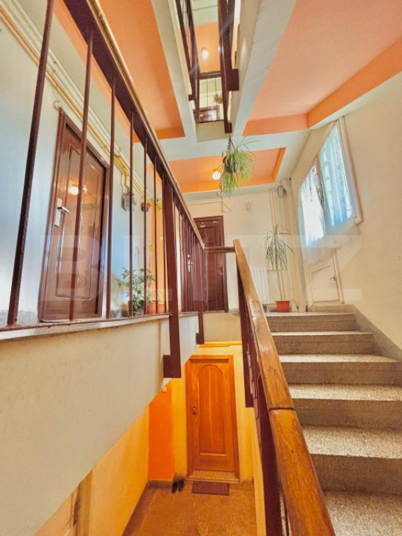 Bloc din 2001, Apartament cu 2 Camere, 56 mp utili, Etaj 2