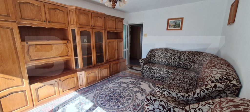 Apartament cu 2 camere, 54 mp, etaj intermediar, zona Cuza V