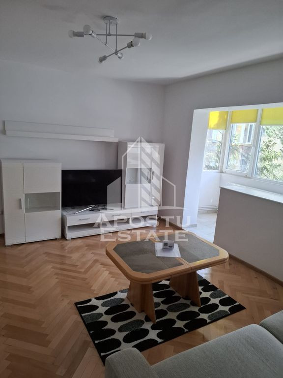 Apartament cu doua camere , centrala proprie, in Complexu...