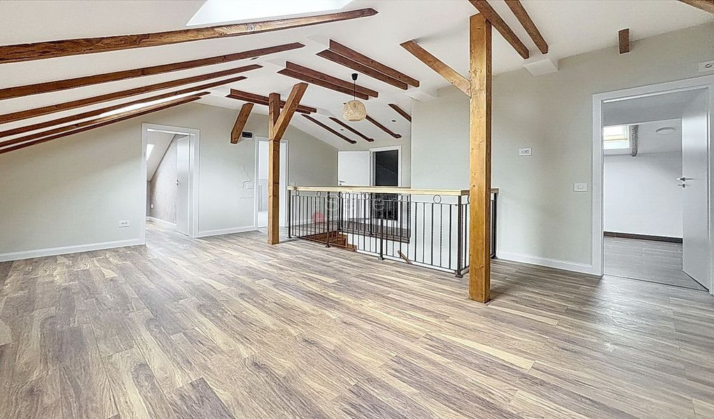 Suprafata Generoasa in Mansarda