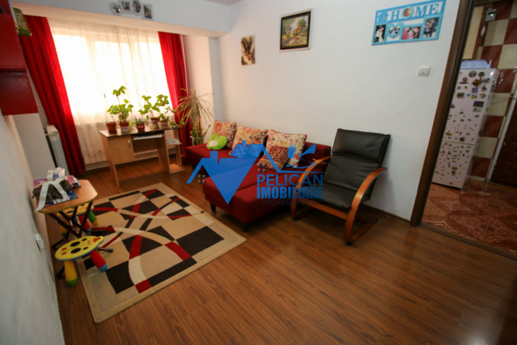 Vest , 3 camere, renovat, centrala proprie