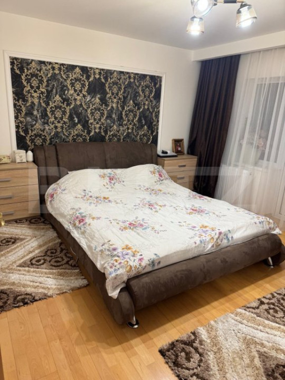 Apartament cu 3 camere de vânzare în zona Obcini