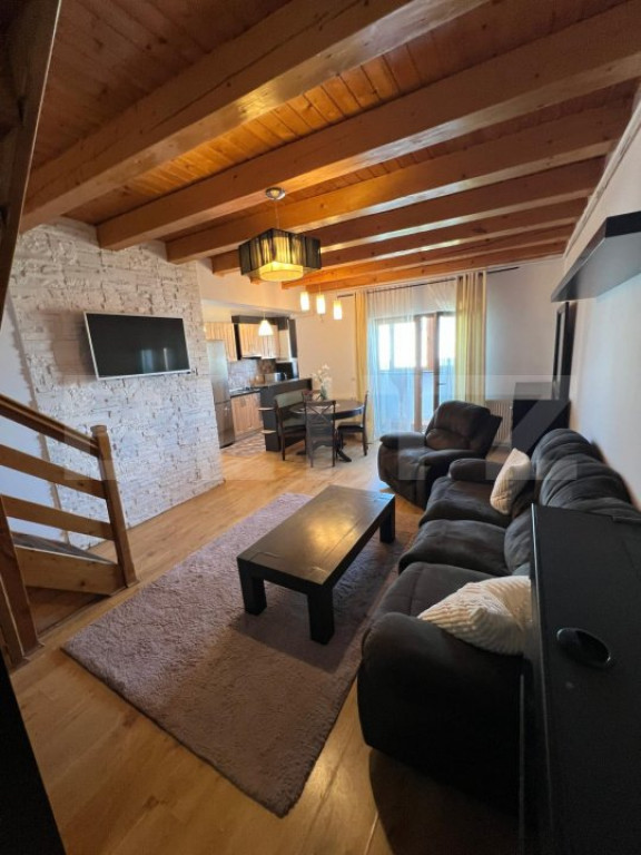 Apartament de vanzare, cu 3 camere, 87 mp, zona Terezian