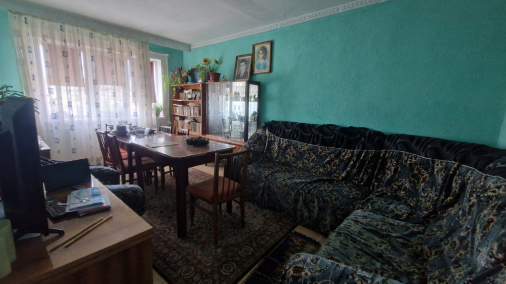 ZONA CENTRALA - 3 CAMERE DECOMANDAT ,CENTRALA GAZ, 68 MP