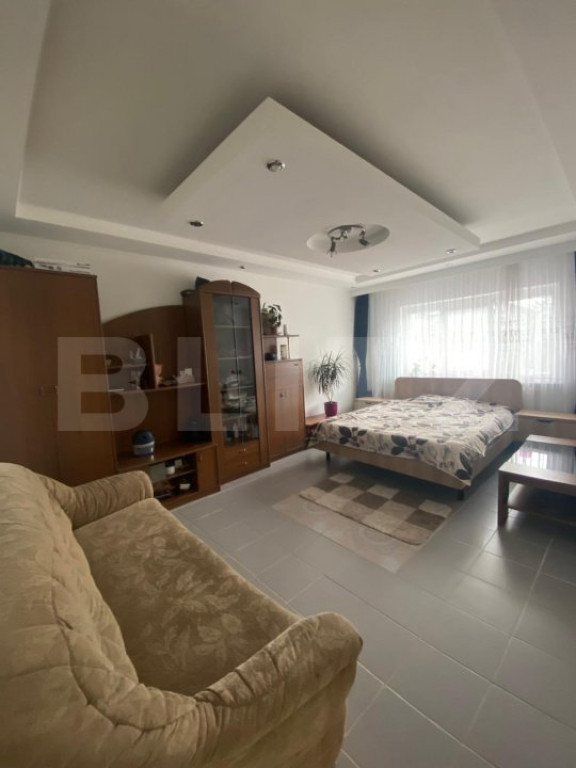 Apartament cu 3 camere, 68 mp, decomandat, etaj intermediar,