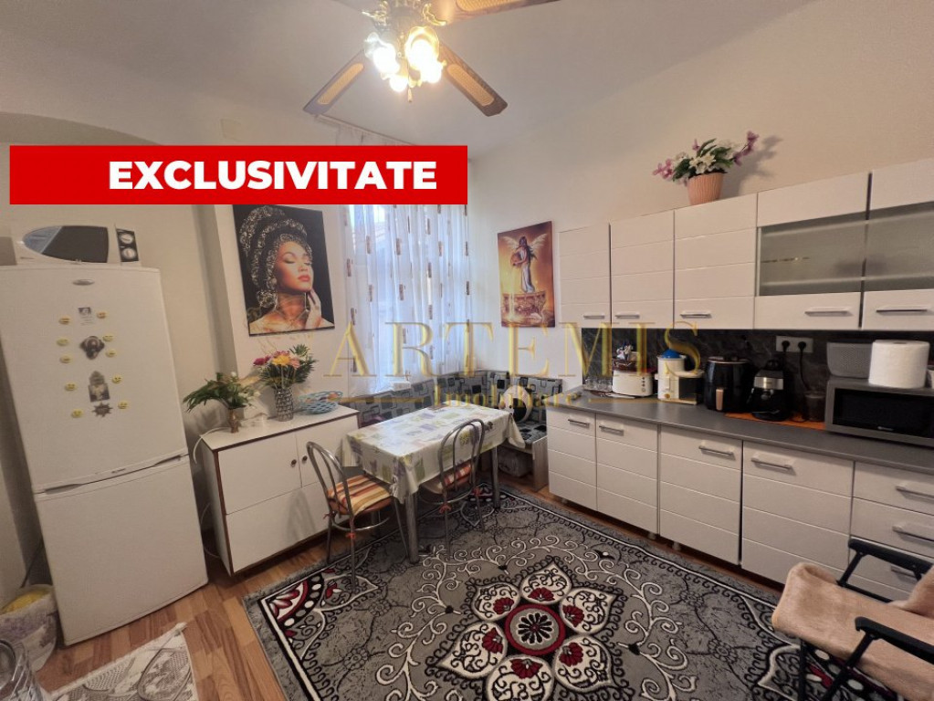 Apartament de 2 camere, 60 mp., zona Centru.